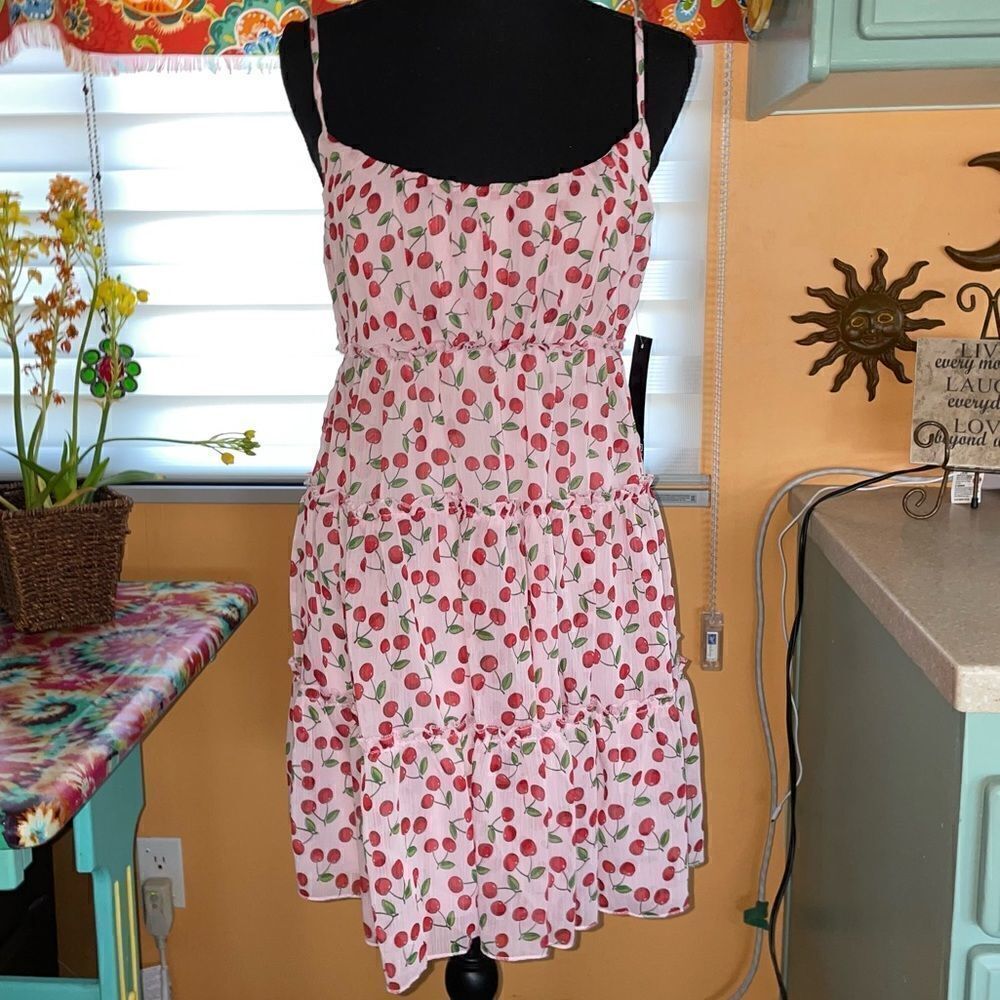 🆕 Trixxi 🍒Cherry Tiered Summer dress with Adjustable spaghetti straps sz M